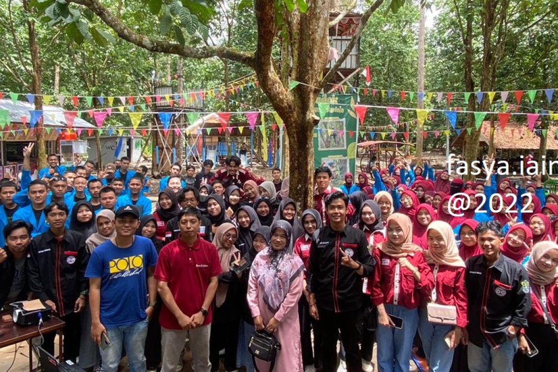 Sukses Gelar One Day With HKI and HES, 2 Himpunan Program Studi (HMPS) Fakultas Syariah Eratkan Silaturahmi Dua Prodi di Wisata Kampung Durian.