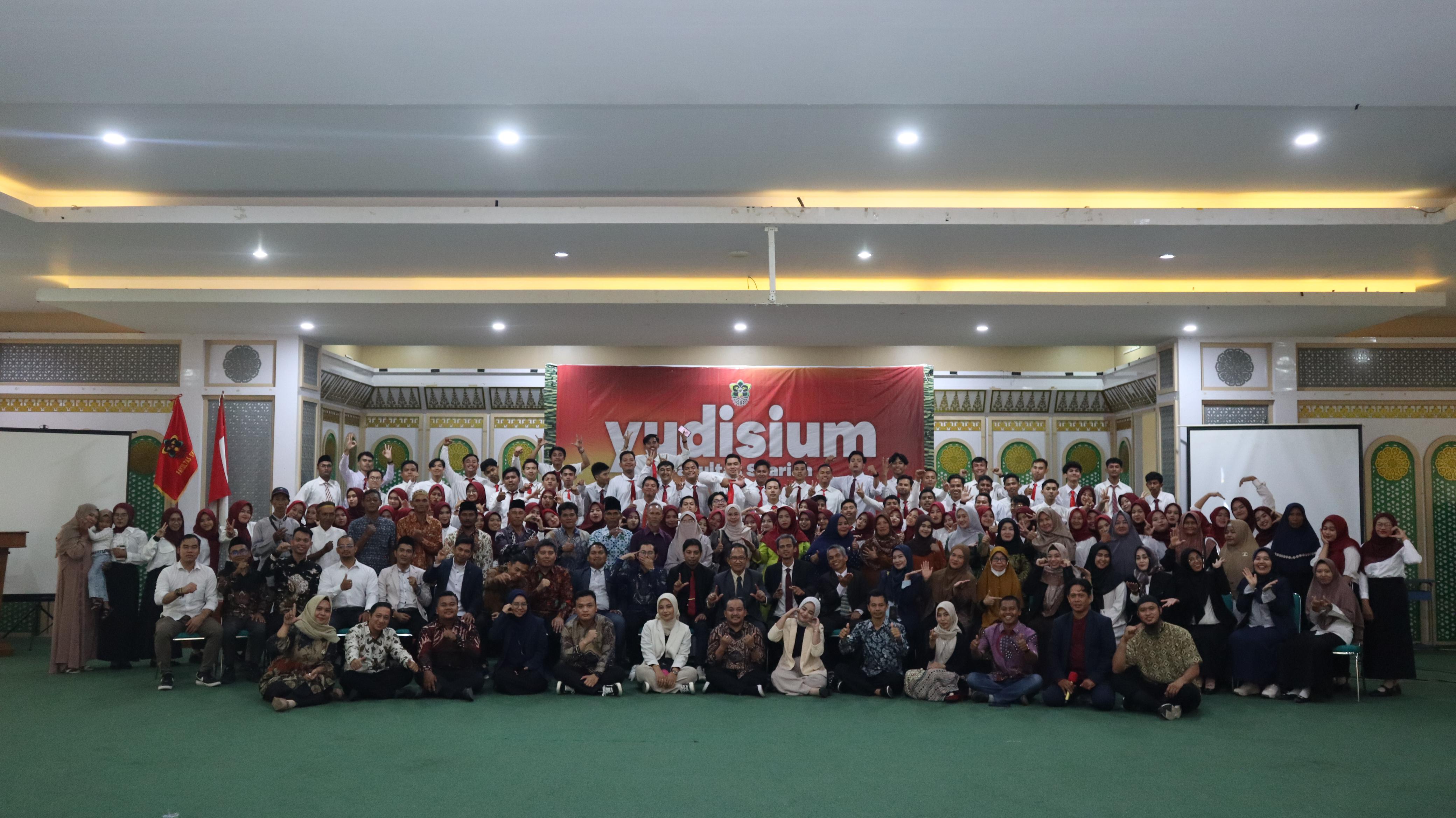 Sebagai Tanda Kelulusan Resmi dan Menyandang Gelar Sarjana Hukum, Fakultas Syariah IAIN Pontianak Mengadakan Yudisium Tahun Akademik 2024/2025