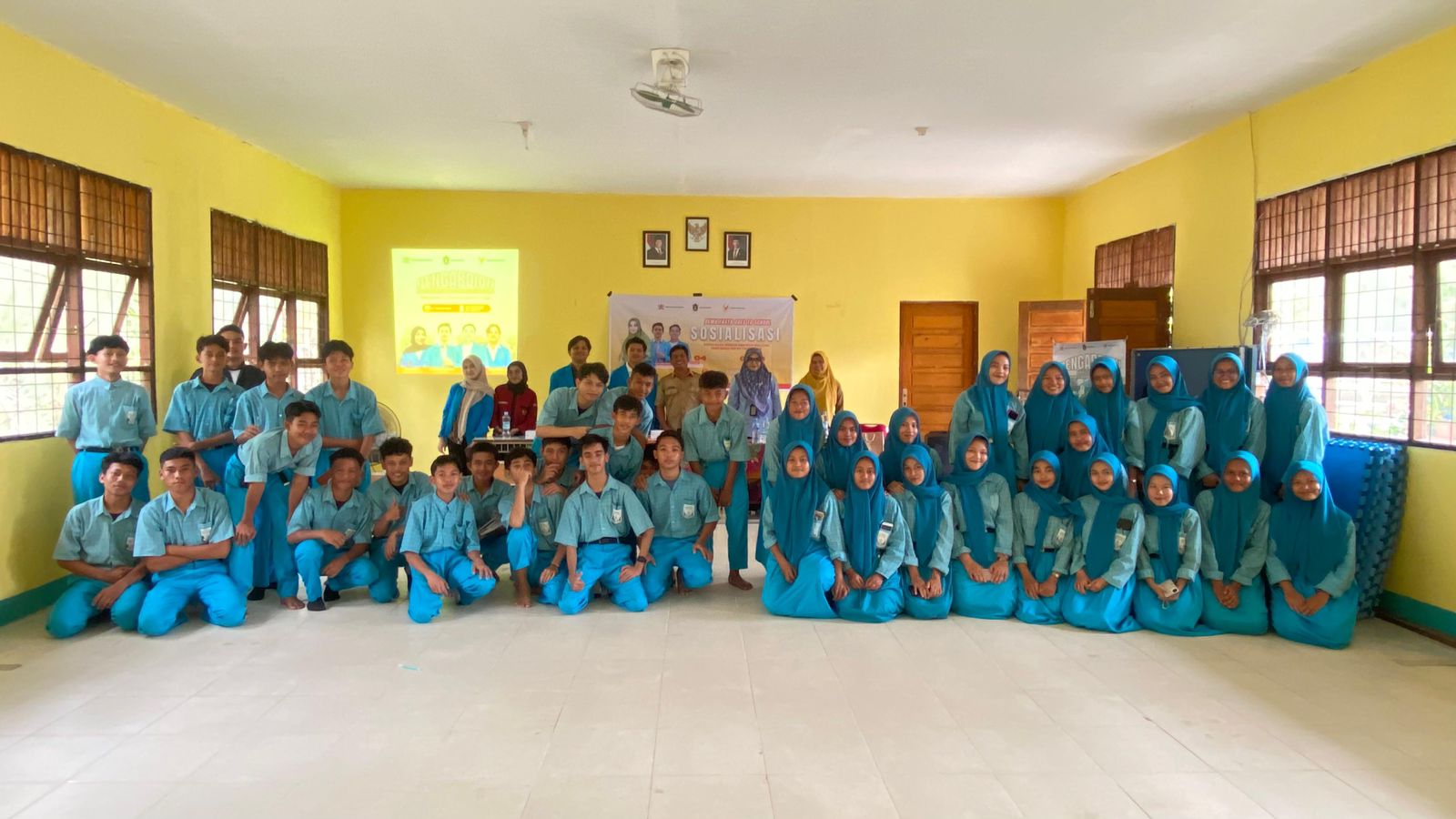 Dema Fakultas Syariah IAIN Pontianak Gelar Sosialisasi Kenakalan Remaja dan Bullying di SMA 2 Sungai Kakap