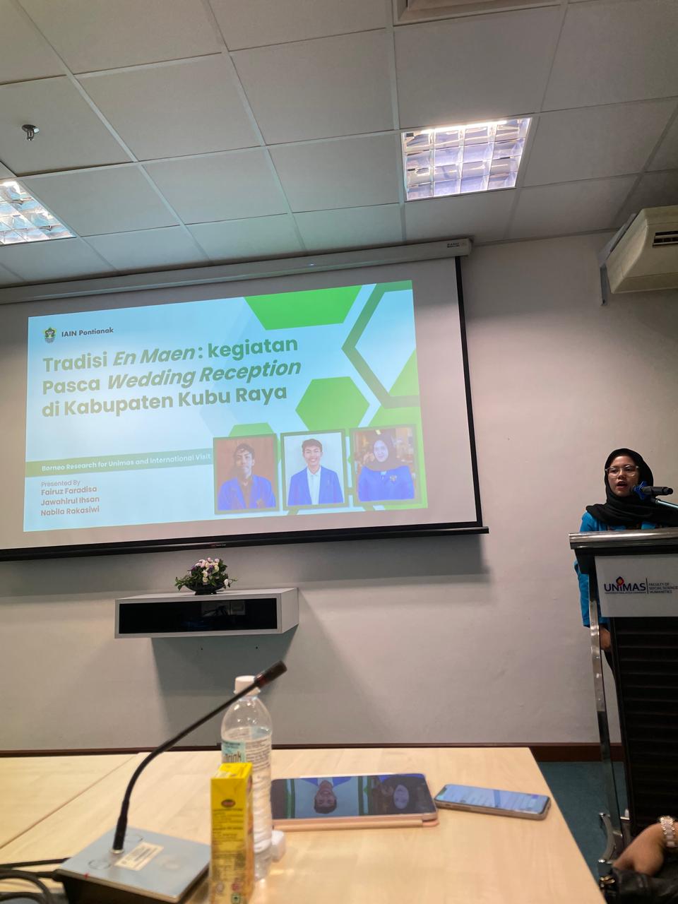 Bentangkan Tradisi En Maen Kubu Raya di Borneo Research; Nabila, Fairuz, dan Ihsan Undang Tepuk Tangan Meriah di Malaysia