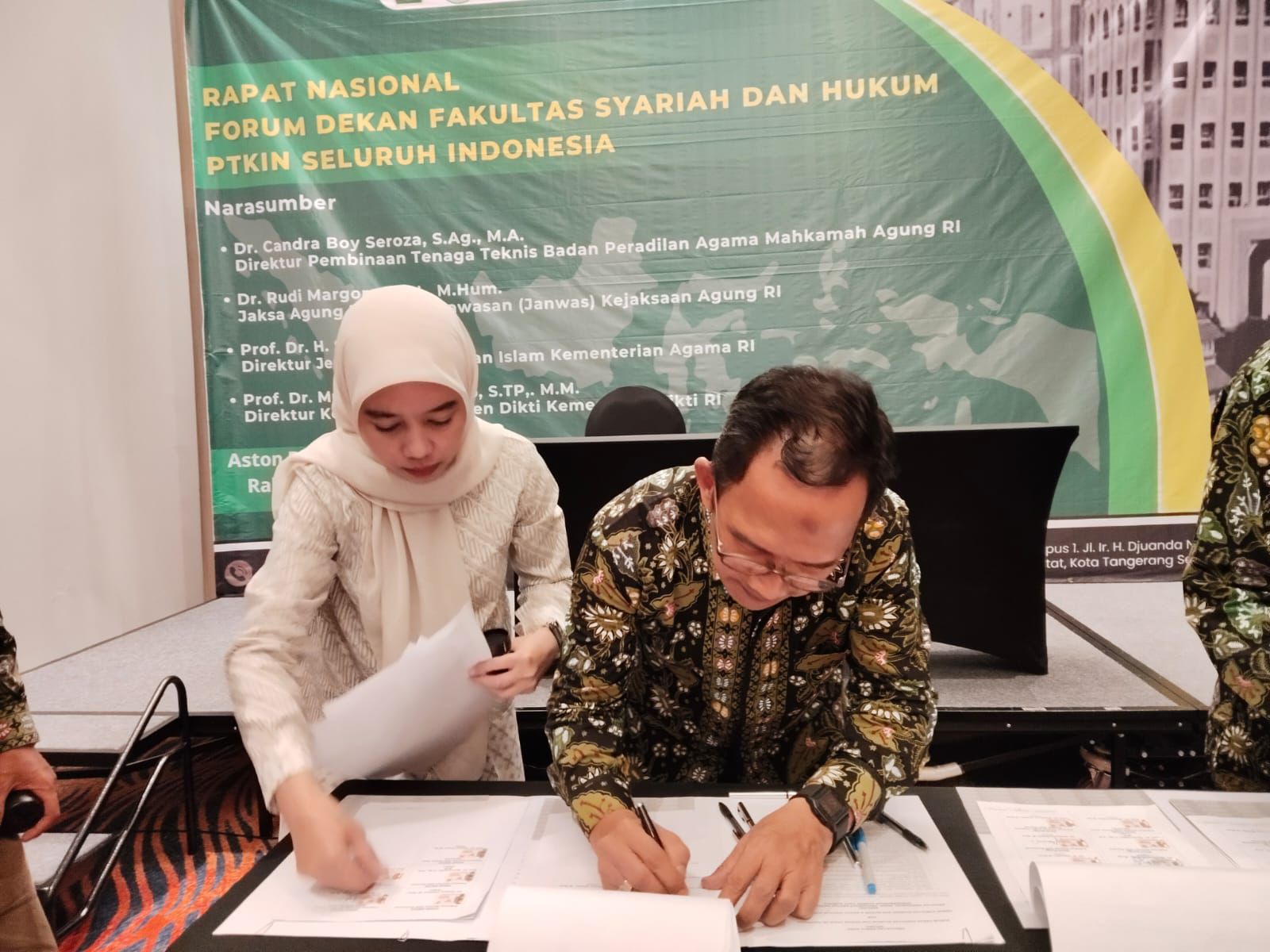Forum Dekan Fakultas Syariah Menandatangani Perjanjian Kerja Sama dengan Dirjen Badilag MA