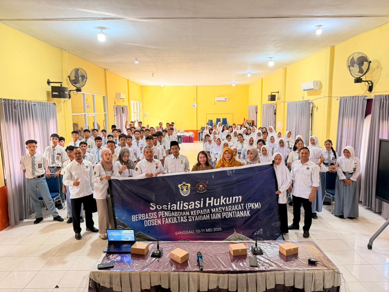 Pengabdian Kepada Masyarakat (PKM) Dosen Fakultas Syariah Institut Agama Islam Negeri (IAIN) di Kabupaten Sanggau